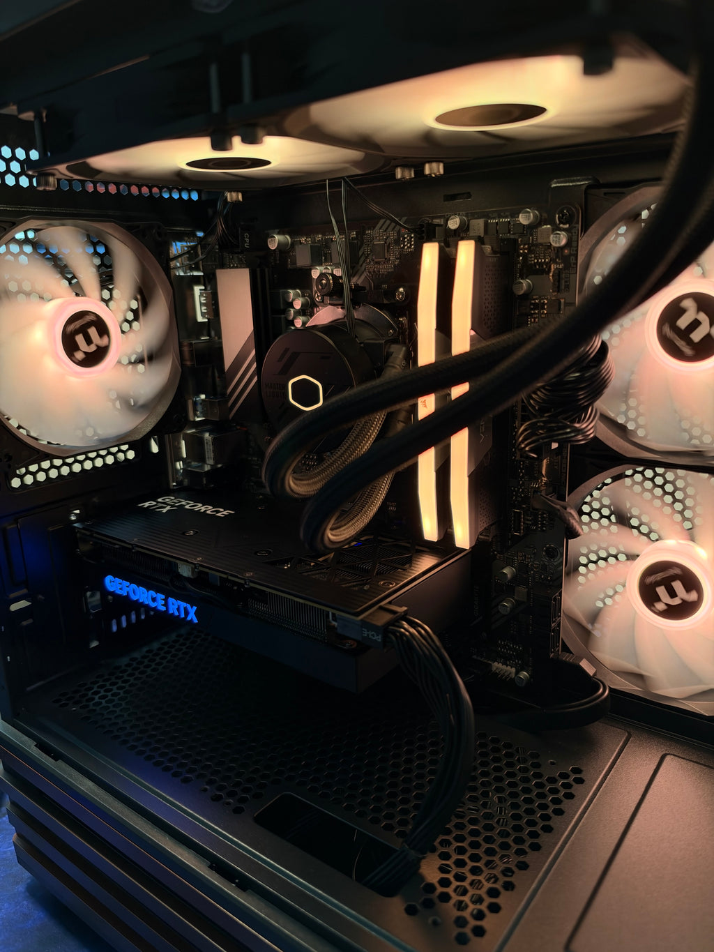 Pre-Owned Gaming PC #26007 — Ryzen 7 8700G/ RTX 4060TI